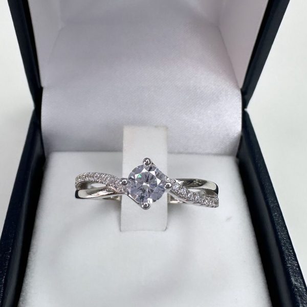 Anillo de compromiso en plata fina